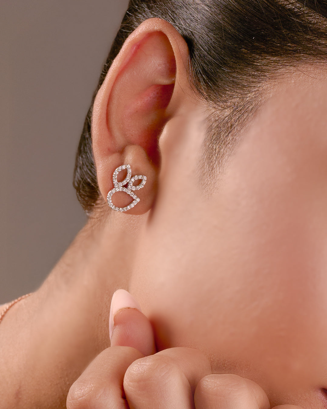 Dewdrop Studs Silver White